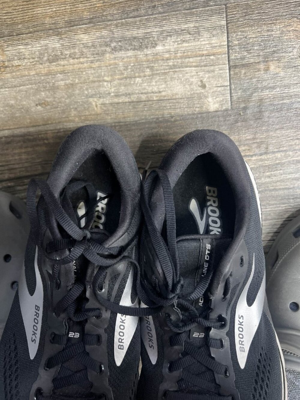Brooks Adrenaline GTS 23 Running Shoes Black/White, Size 12 - Picture 6 of 8